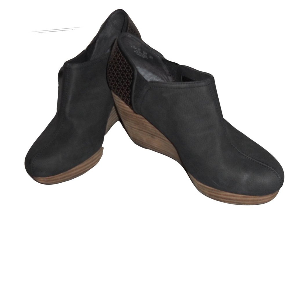 Most comfortable Dr. Scholls 8 1/2M Harlow Blk Wedge Booties - Picture 3 of 7